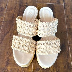 US size 8 House of Harlow double strap raffia platform sandal